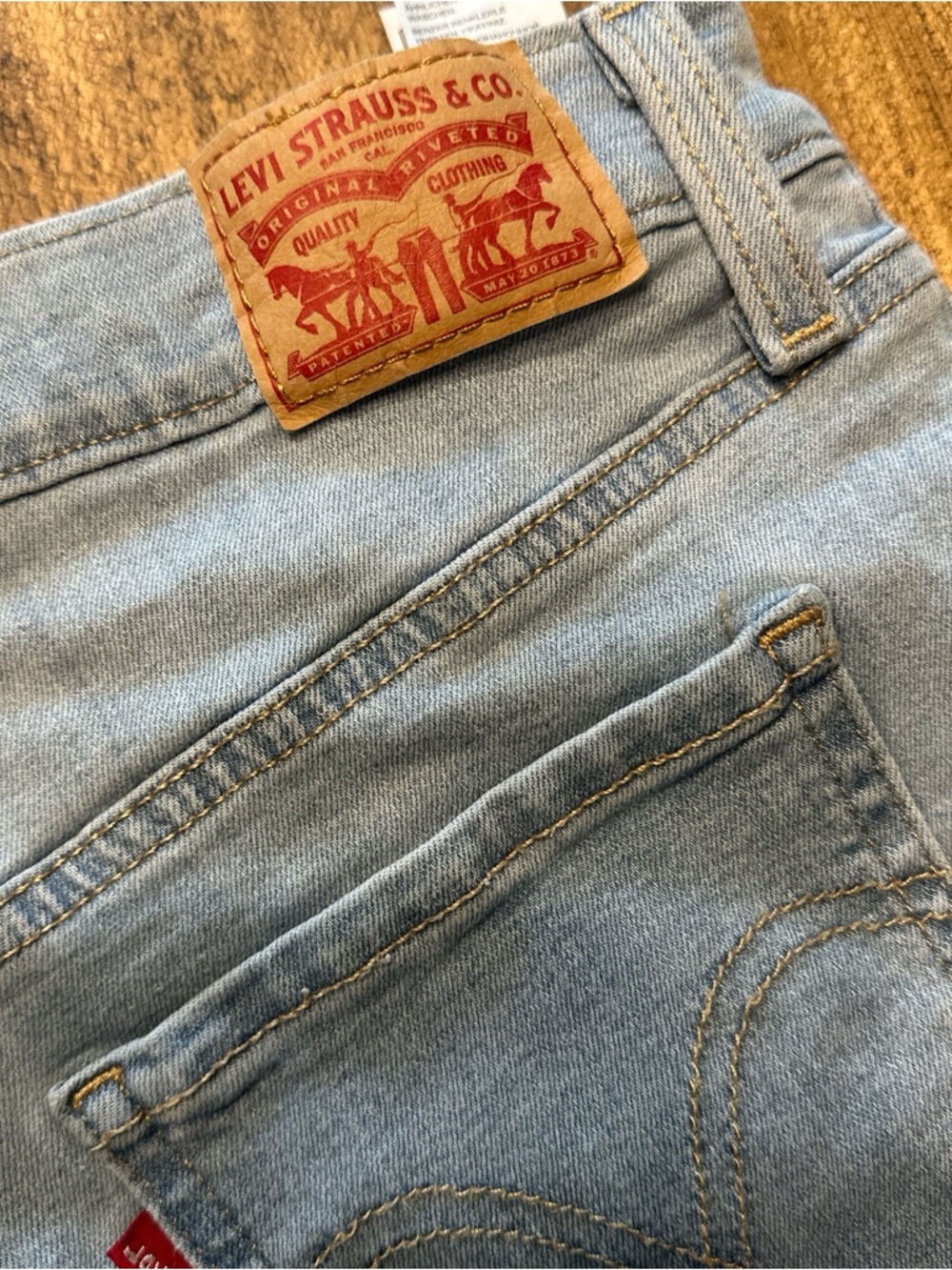 Levi's Women’s Light Blue Slim Jeans with Signature Patch